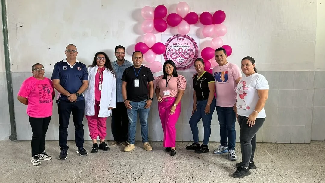 Estudiantes en Valencia participan en charla formativa en el marco del Mes Rosa
